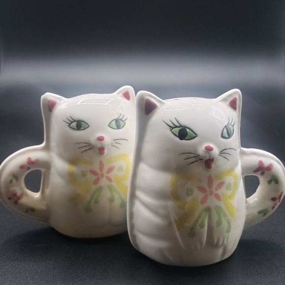 Salt and Pepper - Picture 1 of 3